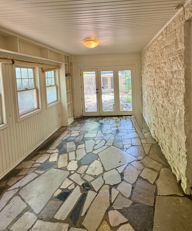 Building Photo - 3209 Mockingbird Ln