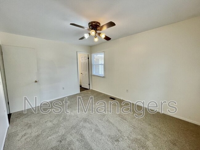 Building Photo - 717 Rockwood Dr
