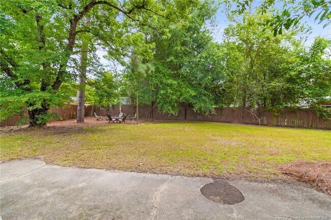 Building Photo - 1907 Martindale Dr