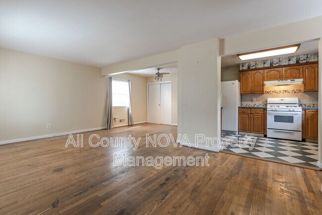 Building Photo - 4141 21st Rd N
