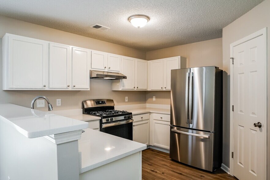 Building Photo - 5911 Endsley Ct