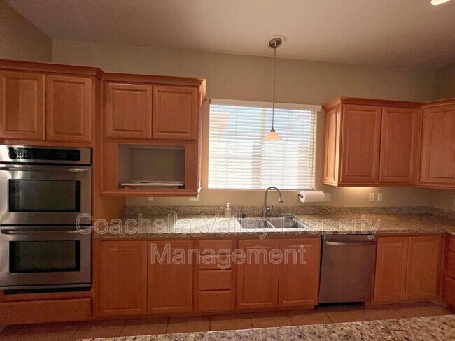 Building Photo - 43341 Parkway Esplanade W