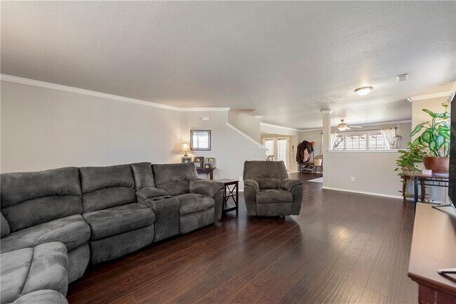 Building Photo - 5005 W Bay Ct