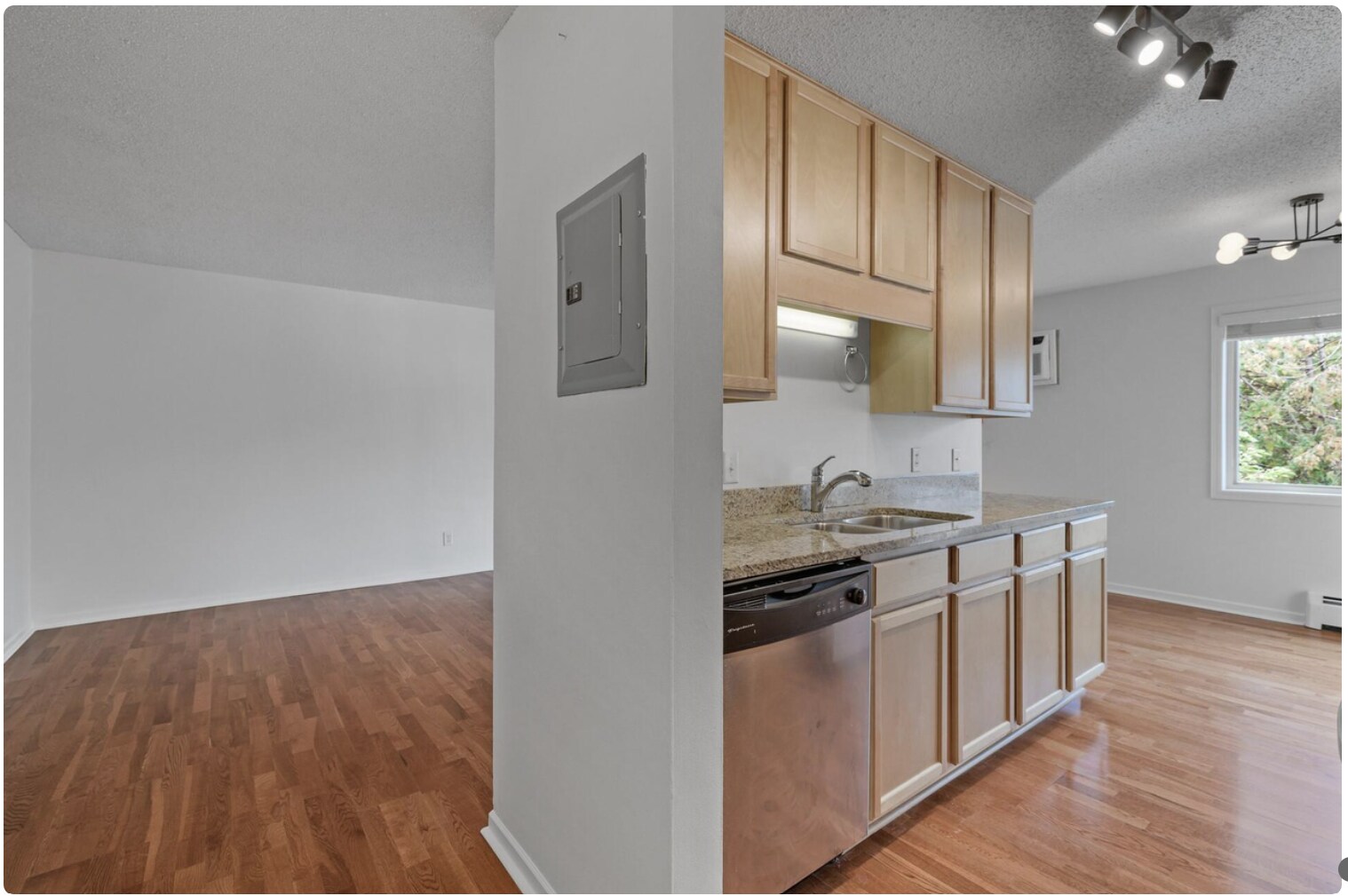 Building Photo - 3540 Hennepin Ave