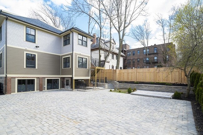 Building Photo - 23 Winslow Rd