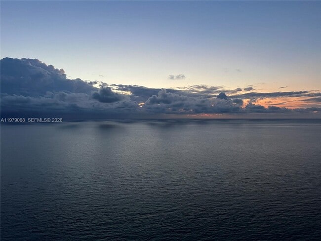 Building Photo - 1830 S Ocean Dr