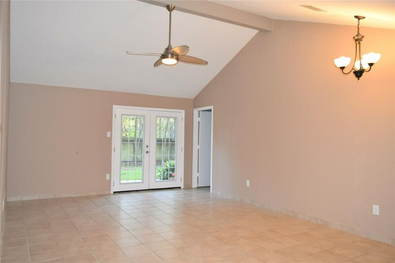 Building Photo - 10 Greeningdon St