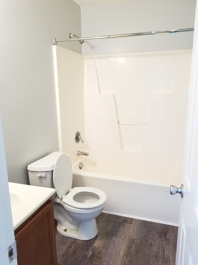 Building Photo - Cute Apartment for Rent in Benson, NC!