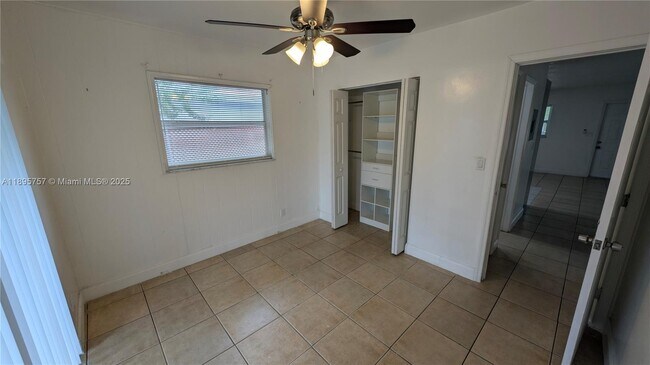 Building Photo - 460 NE 45th St