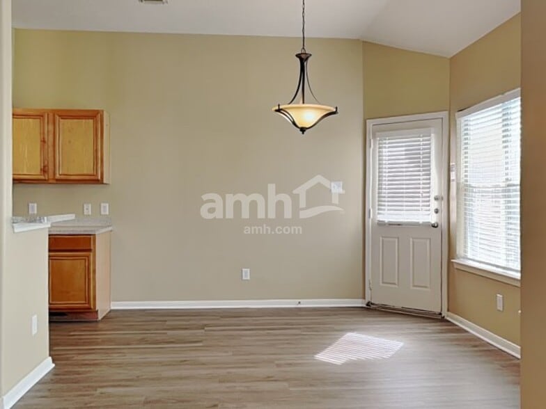 Building Photo - 19339 Otter Trail Ct