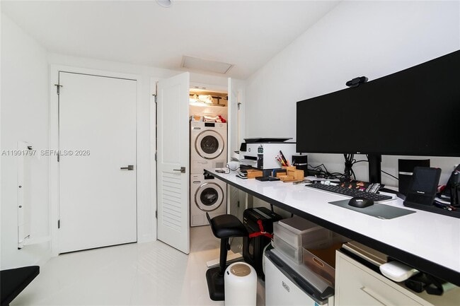 Building Photo - 1080 Brickell Ave