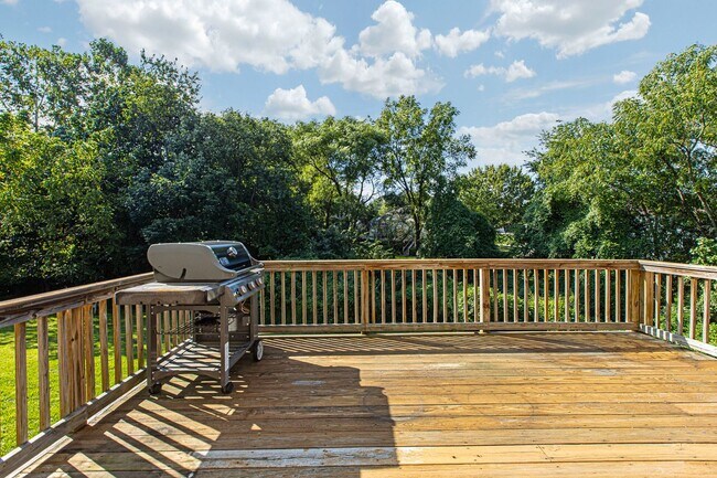 Building Photo - Charming Limestone Hills West Townhome - C...