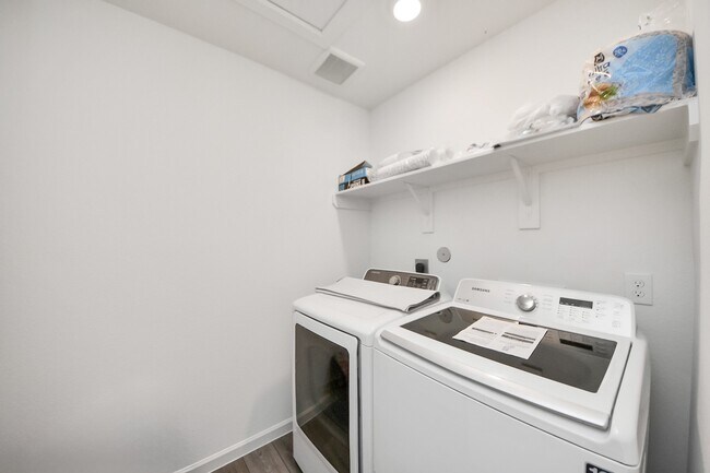 Building Photo - 4830 Highland Spgs Dr