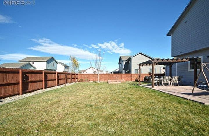 Large fenced back yard - 95 Pike Lane