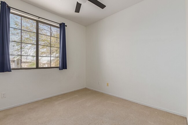 Building Photo - Mountainside Home, Gated Community