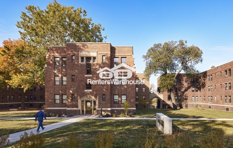 Primary Photo - 2305 Grand Ave