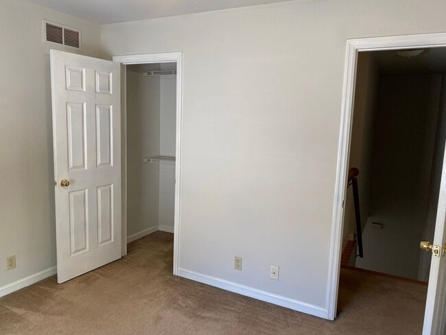 Building Photo - Now leasing for August 2026!