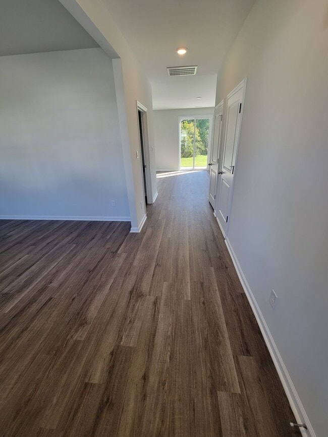 Building Photo - Fenced In, 4Bedroom In Sneads Ferry!