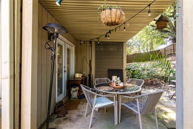 Building Photo - 2109 Defoors Ferry Rd NW