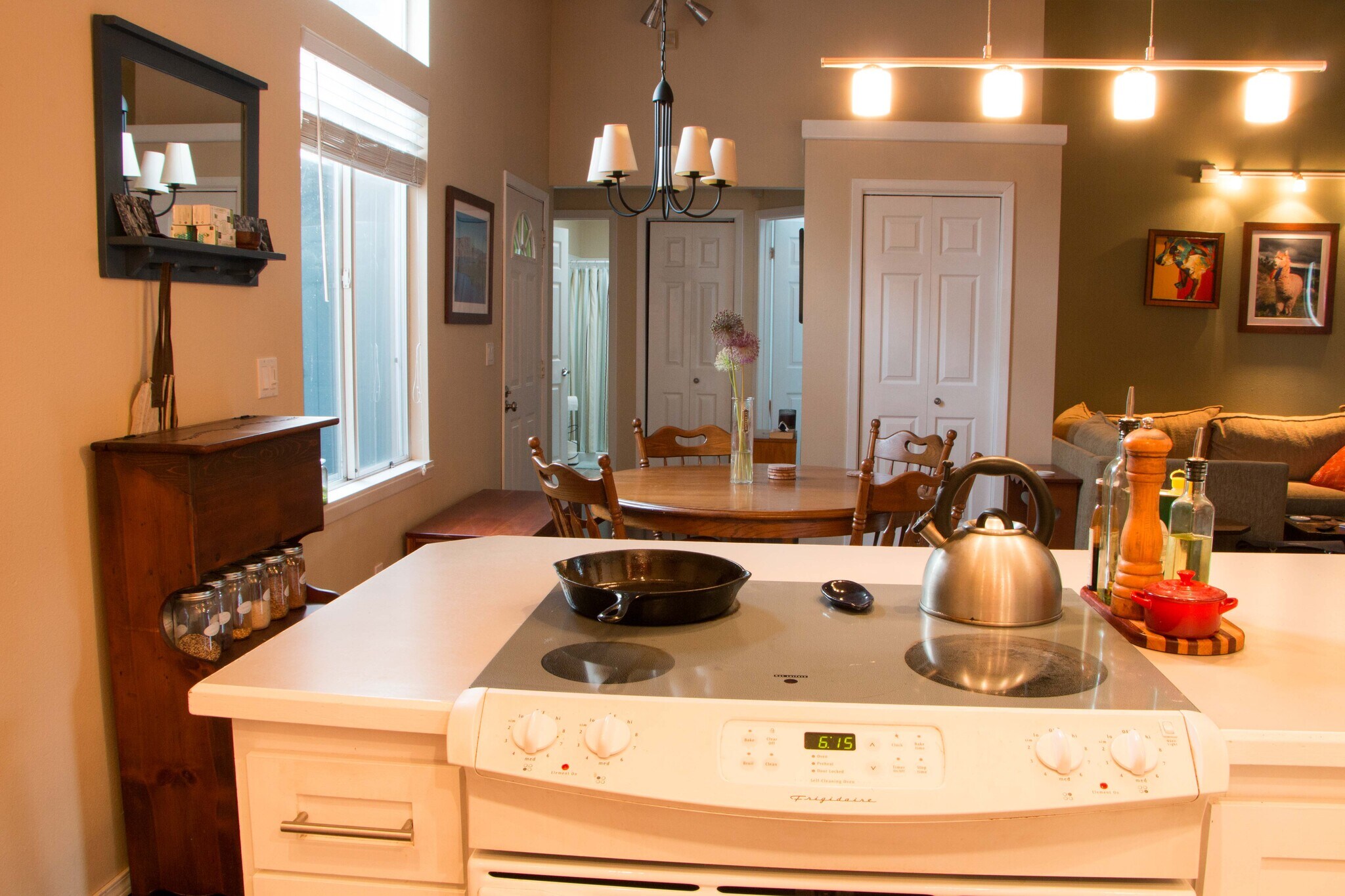 Open floor plan and kitchen. - 3306 Northeast Holman Street