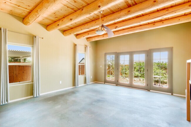 Building Photo - Three Bedroom, 2 Bathroom in newer Subdivision