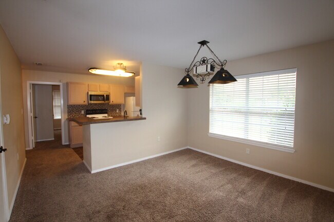 Building Photo - COMING SOON-Spacious 3 Bedroom in Whitehouse!