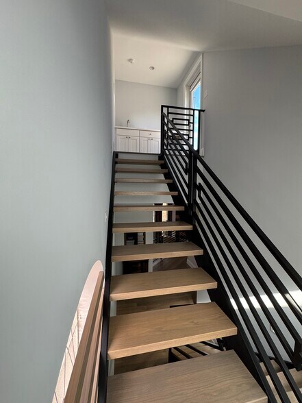 Building Photo - 230 S 3rd St