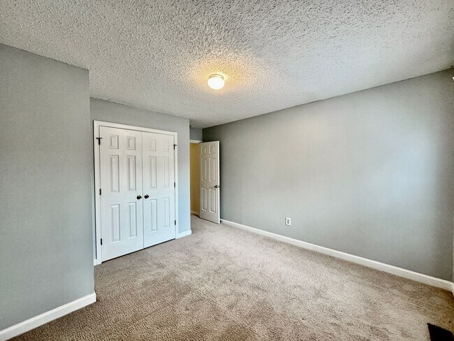 Building Photo - Golf Course Lot!! 4-Bedroom Home in Cypress Point!! Fenced Backyard & Dog Friendly!