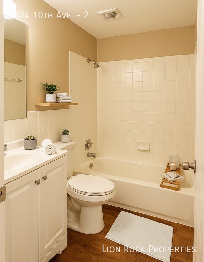 Building Photo - 1624 10th Ave