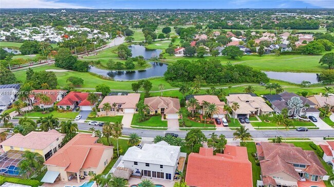Building Photo - 720 Cypress Pointe Dr W