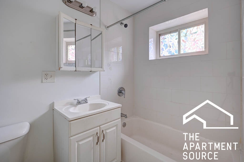 Building Photo - 2530 W Fitch Ave