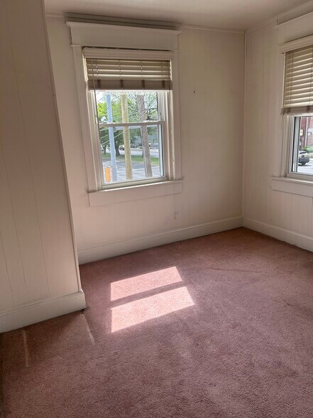 Front bedroom lots of light - 8003 W Chester Pike
