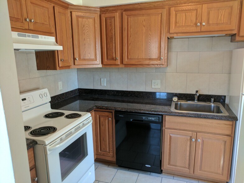 Primary Photo - 4244 N Wilson Dr
