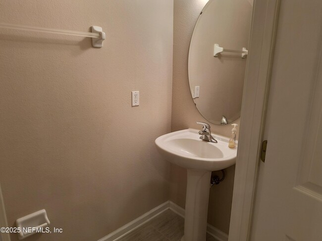 Building Photo - 3253 Climbing Ivy Trail