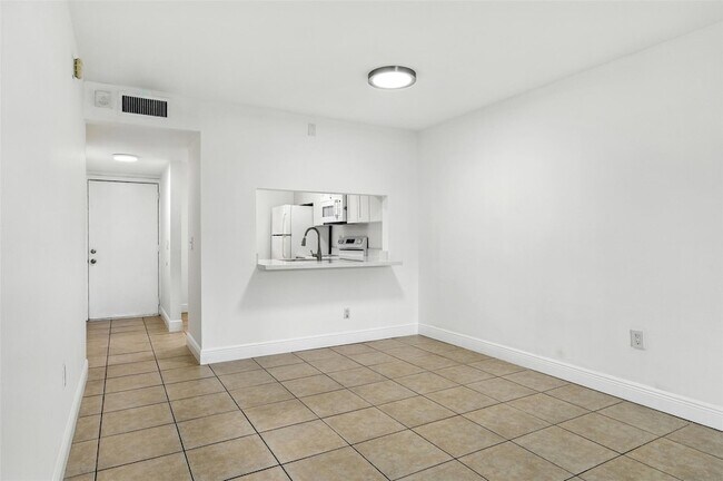 Building Photo - 141 NW 93rd Ave
