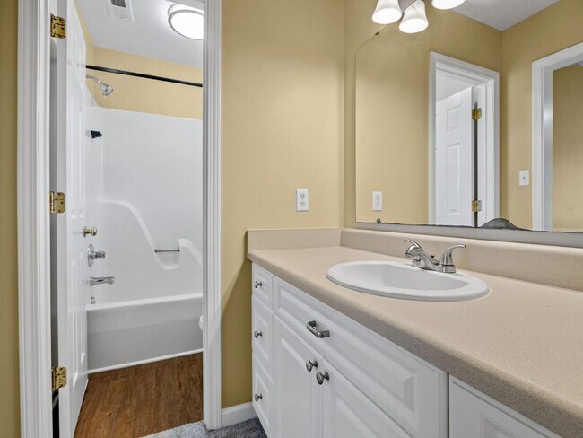 Building Photo - 402 McFall Ct
