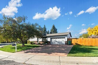 Building Photo - 3 Bed 2 Bath Home with HUGE Yard Available...