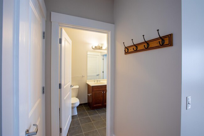 Building Photo - 60 Winooski Falls Wy