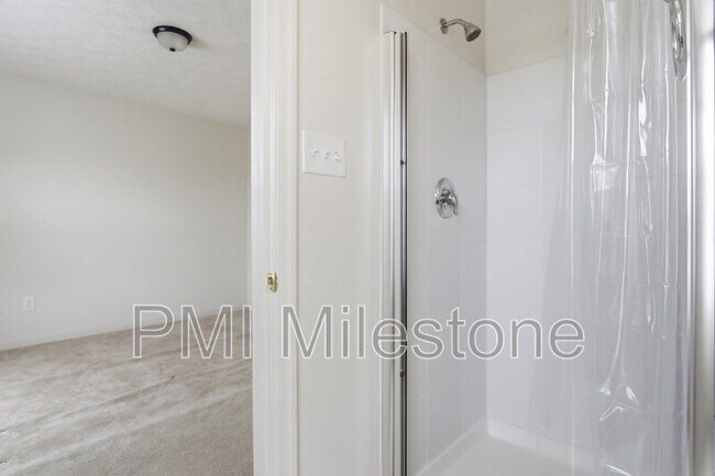 Building Photo - 75 Foal Ln