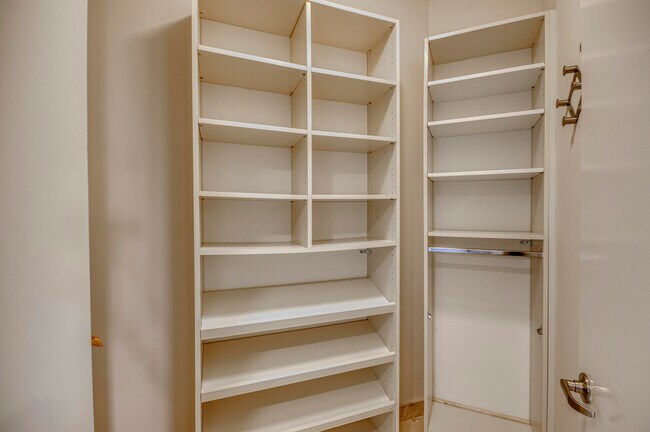 Building Photo - 3630 Gardens Pkwy
