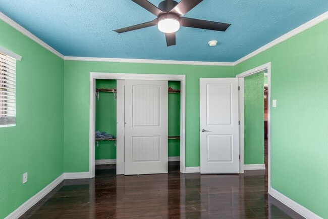 Building Photo - 207 S Temple St