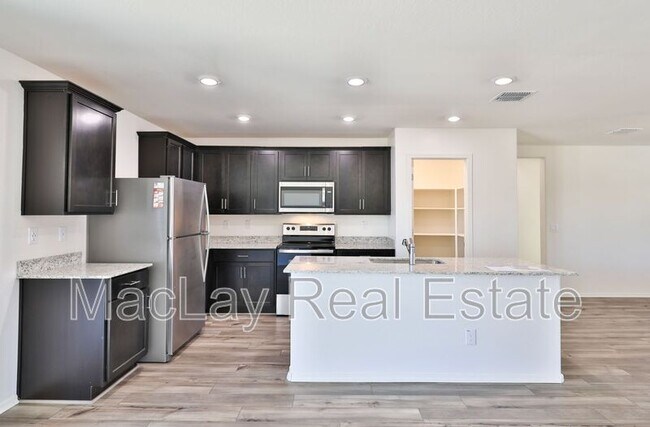 Building Photo - 3830 N Tulsa Ln