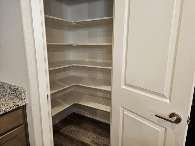 Building Photo - 5724 NE 58th Way