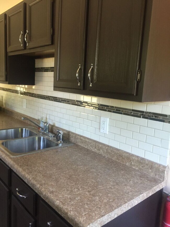 Building Photo - $1499 Charming, remodeled 3-Bed/1-Bath Ran...