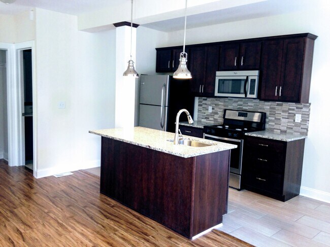 Building Photo - UNION