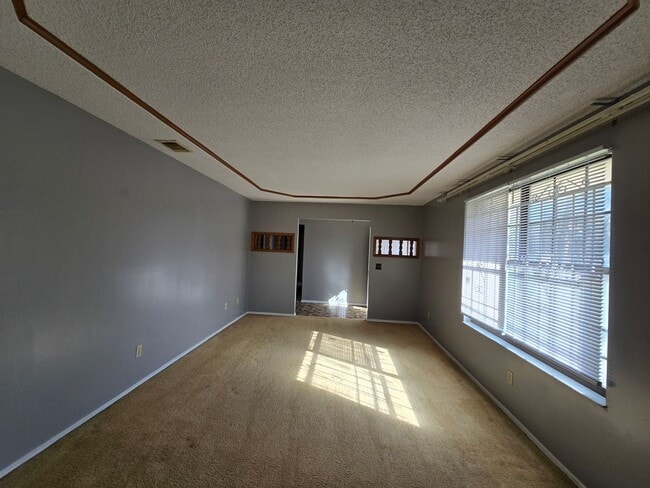 Building Photo - New Kings Road Brick Home 3 Bedrooms 2 1/2 Baths