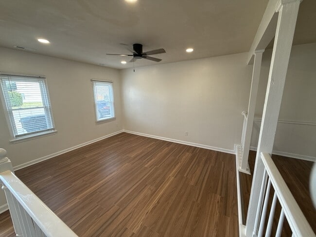 Building Photo - 5537 Lynbrook Lndg