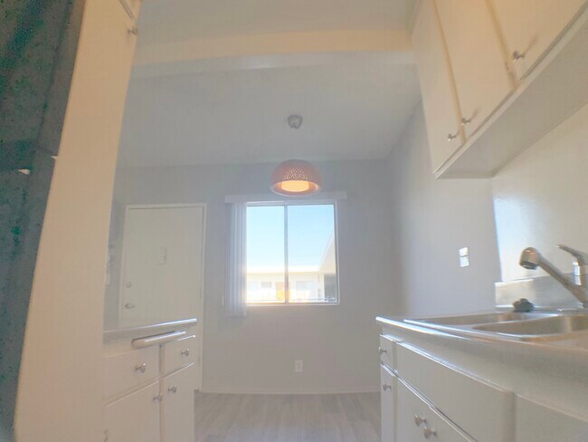 Building Photo - 3610 Midvale Ave