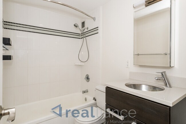 Building Photo - 1101 3rd St SW