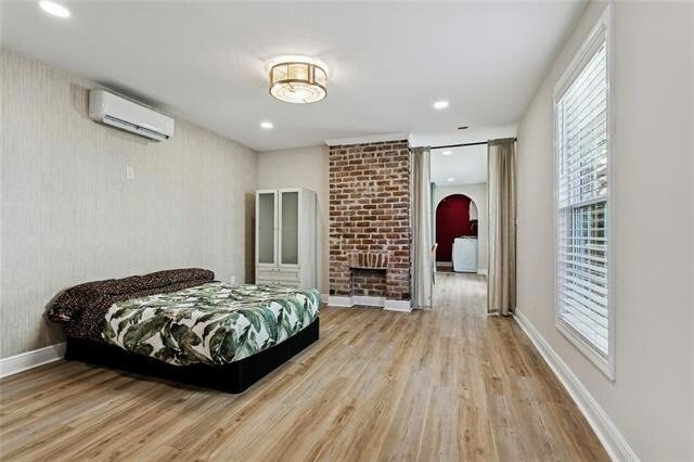 Building Photo - 1324 Cambronne St